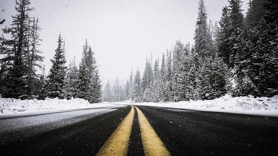 AMSS: Otežan i usporen saobraćaj zbog snežnih padavina